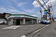 ファミリーマート 寝屋川初町店（759m）