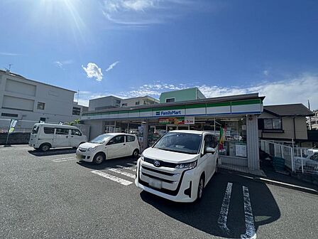 ファミリーマート 川崎有馬店まで約450m(徒歩6分)