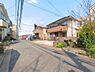 外観：前面道路を含めた現地写真です。