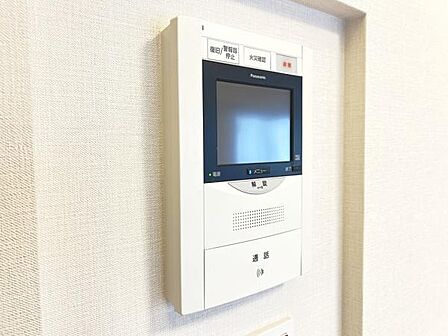 訪問者を確認できるTVモニター付きインターフォンです。