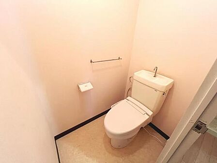 ほっと安らげるトイレ空間です。