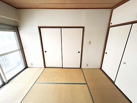 和室スペースです。畳のお部屋は寛げる空間ですね。