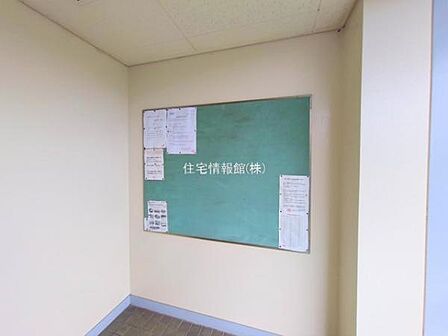 ゆったりとした印象のエントランスです。