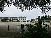座間市立ひばりが丘小学校まで約600m（徒歩8分）