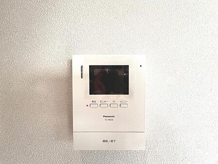 訪問者を確認できるTVモニター付きインターフォンです。