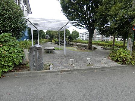 しももりせせらぎ公園まで約290m(徒歩4分)