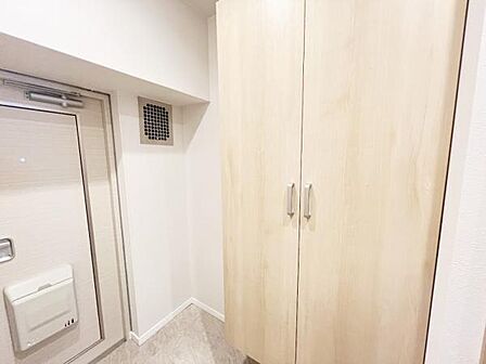 玄関には大容量のシューズボックス付です。