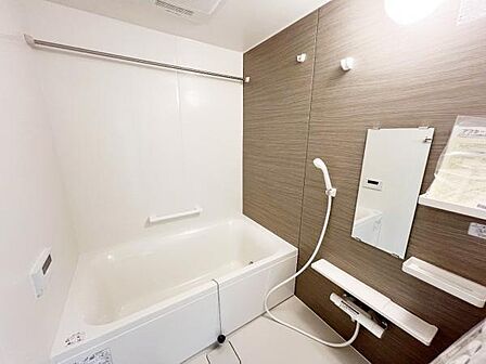 お風呂でほっとひといき。1日の疲れを癒しましょう。