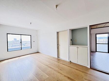 家族団らんの場所としてゆったりと居心地の良いリビングです。