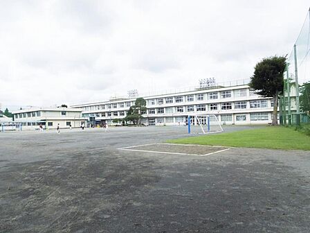 福生市立福生第一小学校まで約330m（徒歩5分）