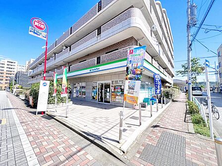 ファミリーマート 是政五丁目店まで約130m(徒歩2分)