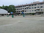 川越市立川越第一中学校まで約920m（徒歩12分）