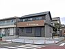 外観：前面道路を含めた現地写真です。