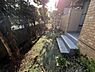 その他：お庭があり開放感たっぷりです。季節のお花を楽しんだり、家庭菜園もお楽しみいただきます。