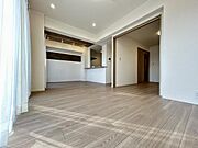 家族団らんの場所としてゆったりと居心地の良いリビングです。