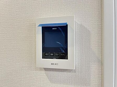 訪問者を確認できるTVモニター付きインターフォンです。
