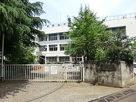 狭山市立新狭山小学校まで約1100m(徒歩14分)
