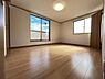 寝室：寝室にもご利用いただける居室スペースです。
