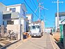 外観：前面道路を含めた現地写真です。