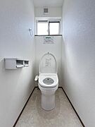 ほっと安らげる1階トイレ空間です。