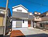 外観：前面道路を含めた現地写真です。