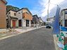 外観：前面道路を含めた現地写真です。