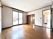 リビングダイニングになります。ご家族そろっての素敵な空間になりそうですね。