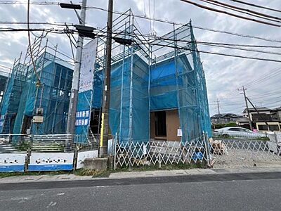 外観:現地写真です。一生懸命建築中です。完成が楽しみですね。 外観:現地写真です。一生懸命建築中です。完成が楽しみですね。