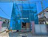 外観：前面道路を含めた現地写真です。