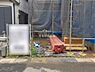 外観：前面道路を含めた現地写真です。