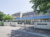 松戸市立新松戸南小学校まで約150m（徒歩2分）