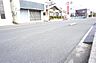 外観：前面道路です。