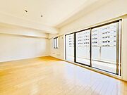 家族団らんの場所としてゆったりと居心地の良いリビングです。