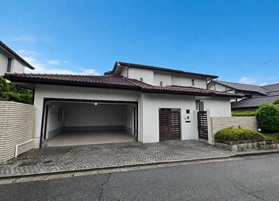 外観:間取は建坪約72坪の大型3LDKの戸建です。 外観:間取は建坪約72坪の大型3LDKの戸建です。