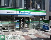 ファミリーマート神宮前店 徒歩5分。 340m