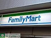 ファミリーマート赤羽岩淵町店 徒歩3分。コンビニ 200m