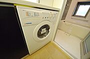 備え付けドラム式洗濯機