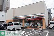 セブンイレブン足立江北1丁目店 徒歩5分。 330m