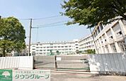 葛飾区立新宿中学校 徒歩12分。中学校 890m