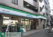 ファミリーマート坪田しらひげ店 徒歩1分。コンビニ 10m