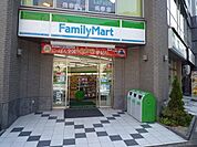 ファミリーマート 200m