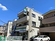 ファミリーマート東日暮里六丁目店 徒歩2分。コンビニ 150m