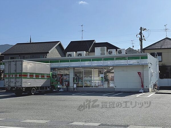 画像4:ファミリーマート山の辺の道店まで300メートル