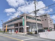 生駒郵便局まで700メートル