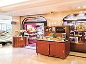 サカガミルパ赤坂店 徒歩7分。 520m