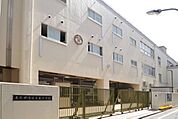 港区立芝小学校 297m