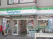 ファミリーマート 127m