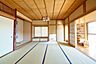 寝室：静寂に包まれる茶室、心を落ち着け、深い安らぎをもたらす至高の空間。