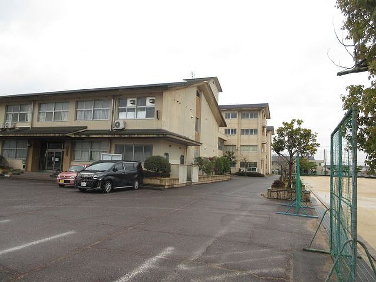 Used detached house · 4LDK in Okayama &mdash; photo 3