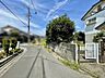 外観：南側前面道路は、約4.0ｍの幅員です。　※写真はリフォーム前のものです。
